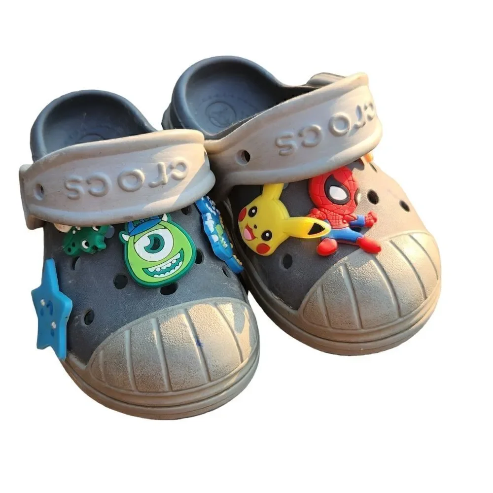 Crocs Shoes Childs Size 6 Gray with Jibbitz Gray Two Tone